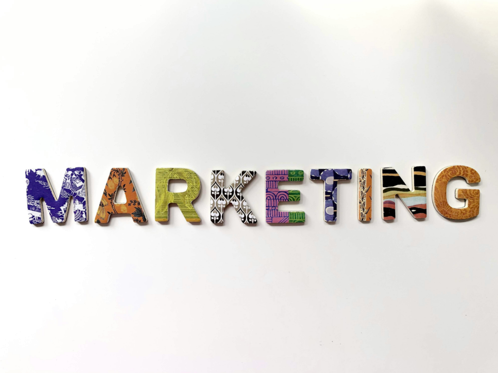 B2B SaaS marketing team aligning SEO, content, and outbound SDR strategy for growth